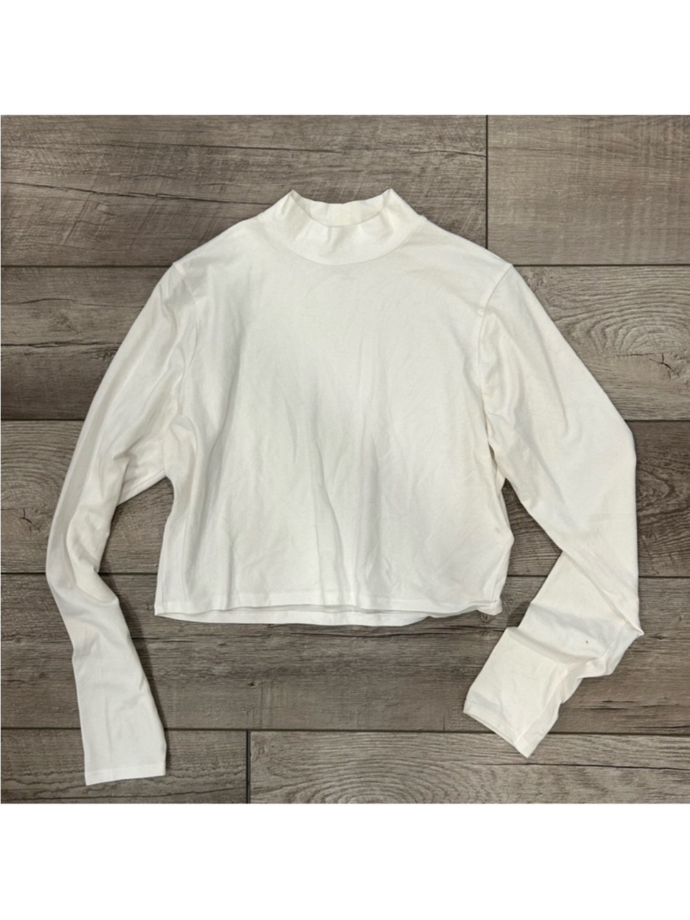Hollister White Mock Neck Long Sleeve Tee
